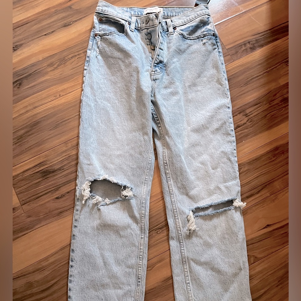 Abercrombie NWT Dad High rise 26